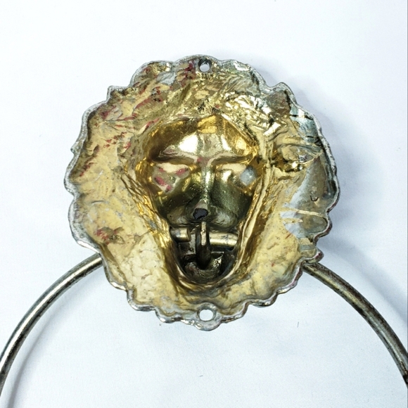 Vintage Pair of Lion Head Brass Door Knockers or Towel Holders - Picture 5 of 16
